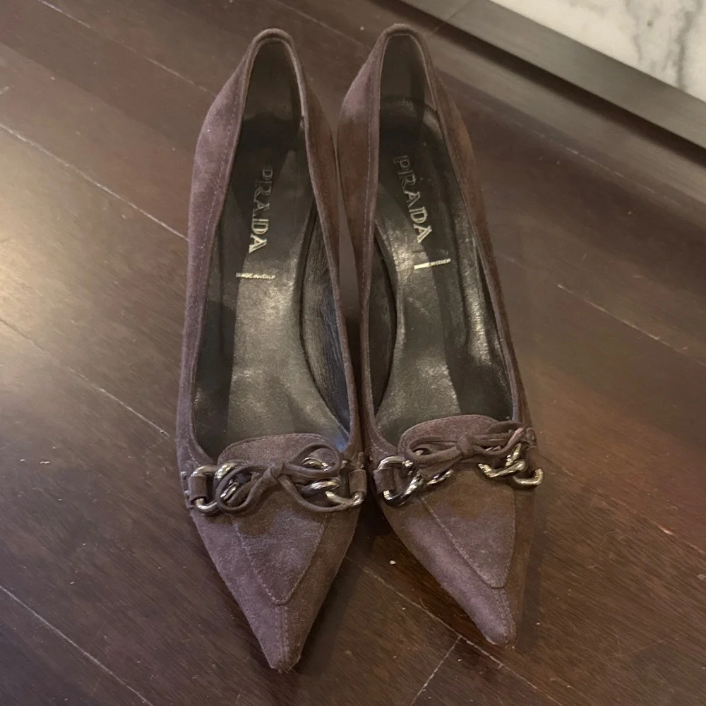 Prada Women's Dark Brown Chain Detail Heels
Authentic - Picture 1 of 7